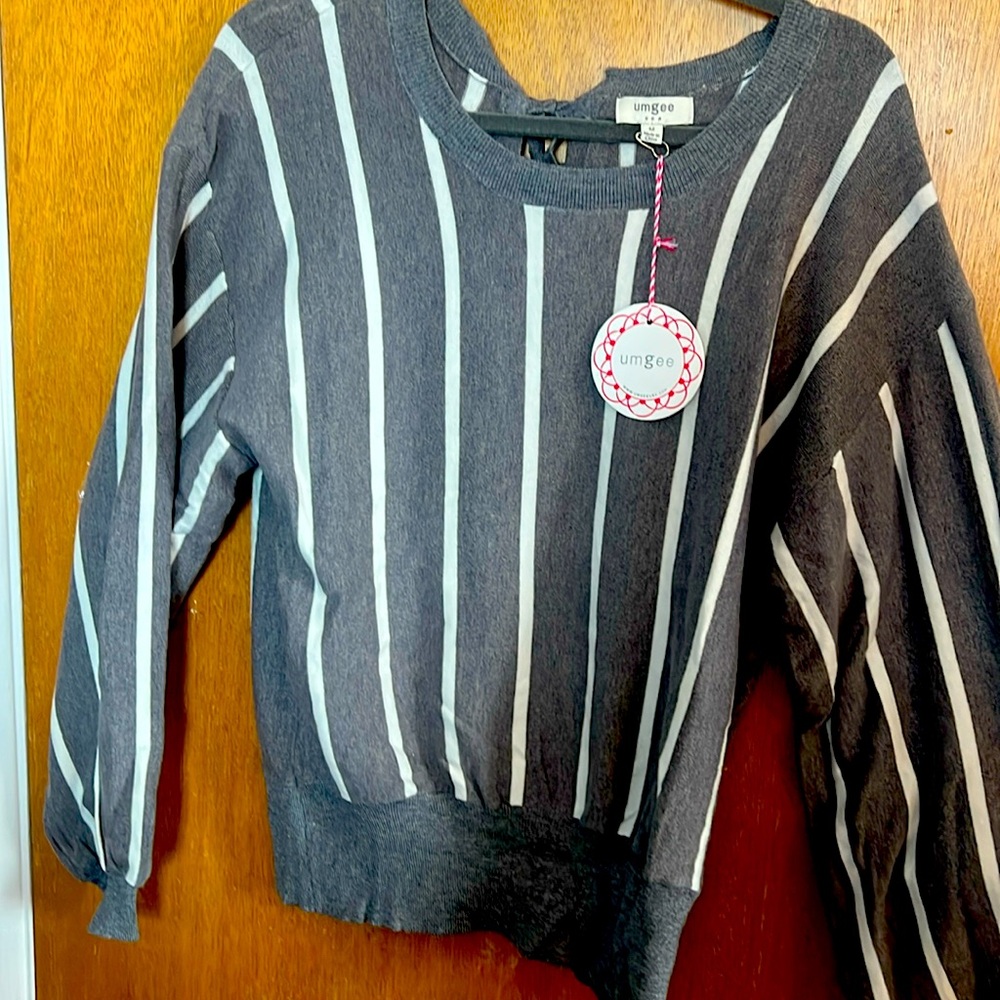 Umgee Brand super soft sweater size medium